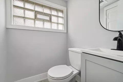 Bath - 11601 S Bishop St, Chicago, IL 60643 photo 2 of 2