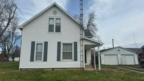 412 Main St, Wapella, IL 61777