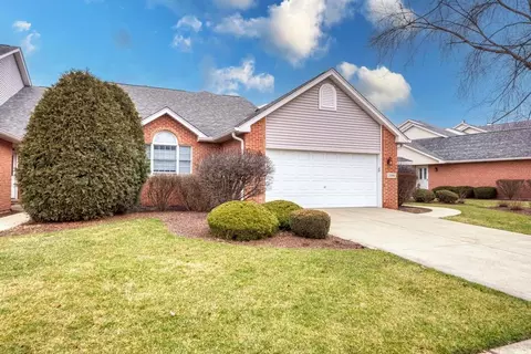 2106 Clover Ln, Woodridge, IL 60517