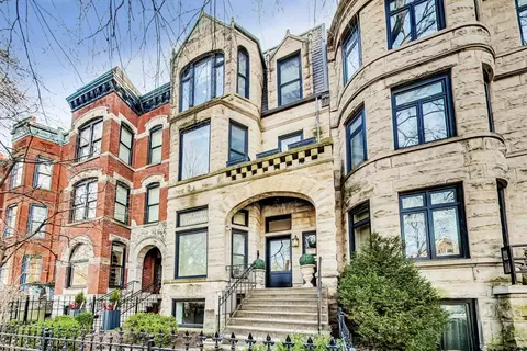 641 W Fullerton Pkwy, Chicago, IL 60614