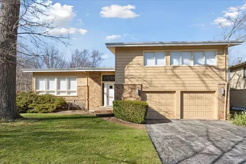 1021 Auburn Ave, Highland Park, IL 60035