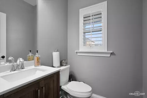 Bath - 3589 Harmony Cir, Elgin, IL 60124 photo 2 of 4