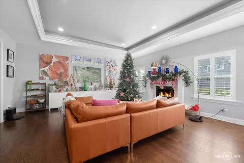 Living - 3589 Harmony Cir, Elgin, IL 60124 photo 2 of 4
