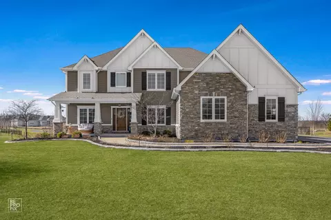1134 Redbud Ln, Sugar Grove, IL 60554