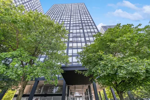880 N Lake Shore Dr #16C, Chicago, IL 60611