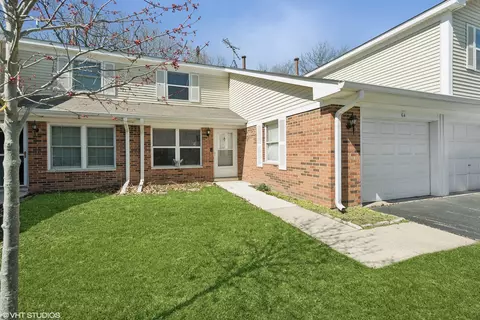 64 Pine Cir, Cary, IL 60013