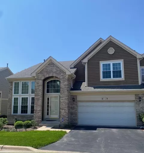 35 Wellesley Cir, Northbrook, IL 60062