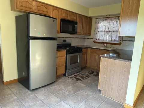 Kitchen - 746 1st Ave, Ottawa, IL 61350 photo 4 of 5