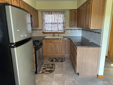 Kitchen - 746 1st Ave, Ottawa, IL 61350 photo 3 of 5
