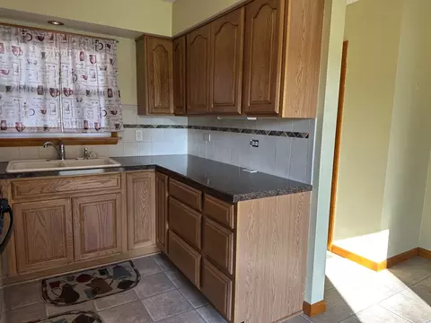Kitchen - 746 1st Ave, Ottawa, IL 61350 photo 2 of 5