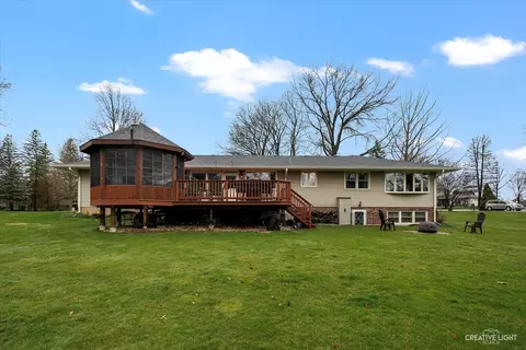 Exterior - 1707 Hickory Dr, Sleepy Hollow, IL 60118 photo 6 of 7