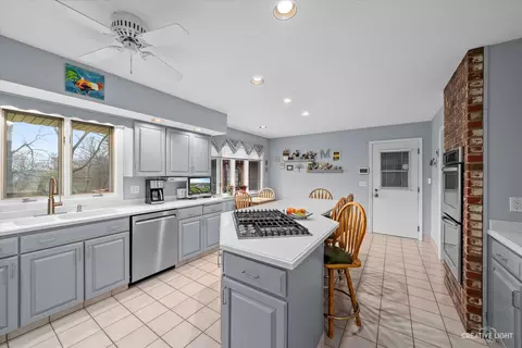 Kitchen - 1707 Hickory Dr, Sleepy Hollow, IL 60118 photo 1 of 4