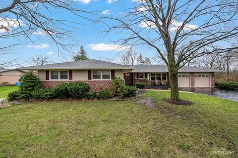 1707 Hickory Dr, Sleepy Hollow, IL 60118