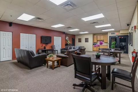 656 Pearson St #309, Des Plaines, IL 60016 photo 2
