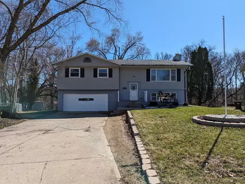 1821 Middlebury Rd, Freeport, IL 61032
