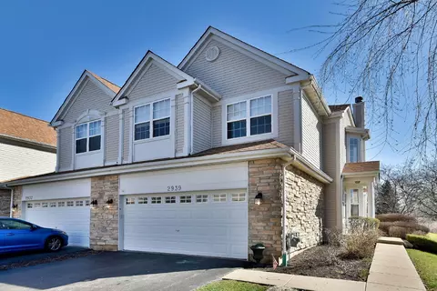 2939 Talaga Dr, Algonquin, IL 60102