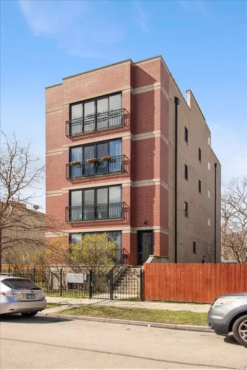 3560 S Giles Ave #G, Chicago, IL 60653