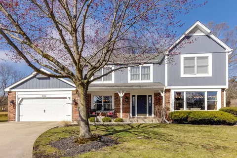 1121 Trevor Cir, Libertyville, IL 60048