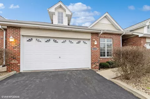 16105 Julias Courtyard, Tinley Park, IL 60477