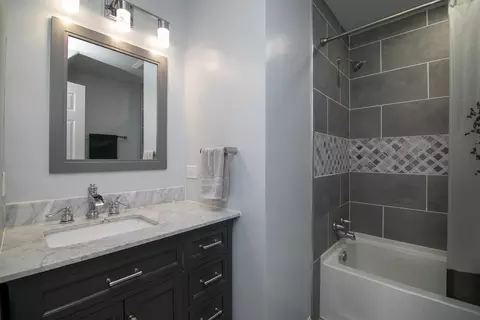 Bath - 5748 W 1000n Rd, Kankakee, IL 60901 photo 1 of 1