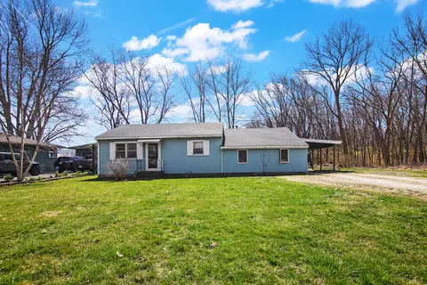 5748 W 1000n Rd, Kankakee, IL 60901