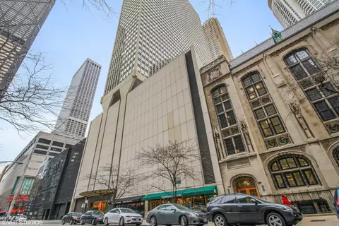 111 E Chestnut St #4A-4, Chicago, IL 60611