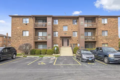 15724 Peggy Ln #4, Oak Forest, IL 60452