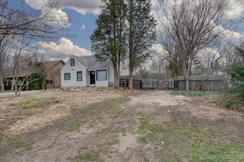 1703 Stoddard Ave, Wheaton, IL 60187 photo 3