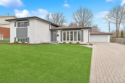 512 S Stuart Ln, Palatine, IL 60067