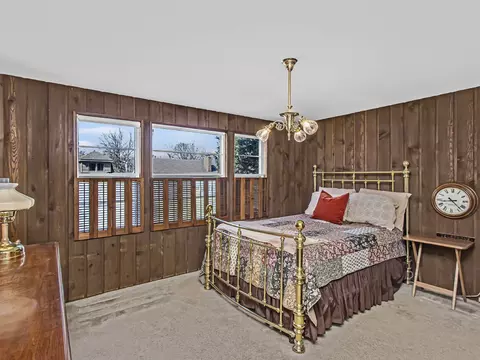 Bedroom - 85 Williamsburg Rd, Evanston, IL 60203 photo 1 of 4