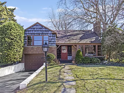 85 Williamsburg Rd, Evanston, IL 60203