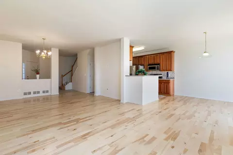 372 Vaughn Cir, Aurora, IL 60502 photo 8