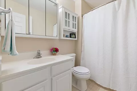 372 Vaughn Cir, Aurora, IL 60502 photo 17