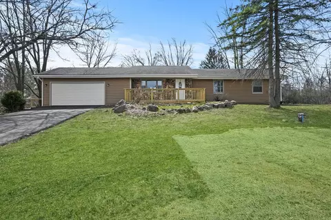 16905 Hebron Rd, Harvard, IL 60033