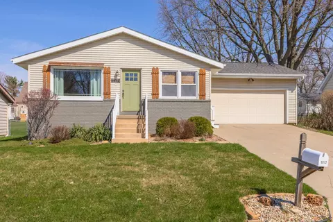 1812 Johnson Dr, Normal, IL 61761