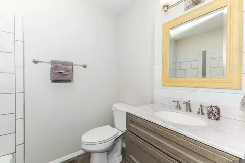 Bath - 1812 Johnson Dr, Normal, IL 61761 photo 1 of 4