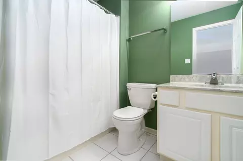 Bath - 948 Treeline Ct, Lockport, IL 60441 photo 6 of 6