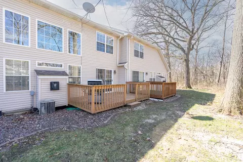 Exterior - 948 Treeline Ct, Lockport, IL 60441 photo 3 of 6