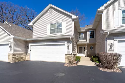 948 Treeline Ct, Lockport, IL 60441