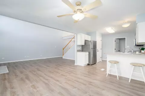 Entry Way - 948 Treeline Ct, Lockport, IL 60441 photo 4 of 5