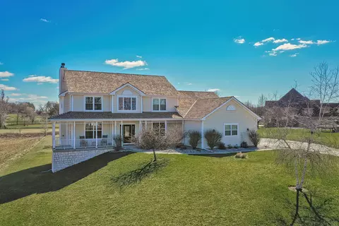 8773 Country Shire Ln, Spring Grove, IL 60081