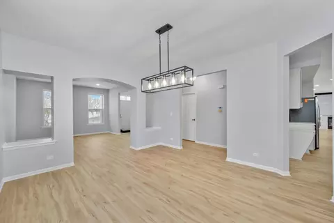 Entry Way - 5336 Shotkoski Dr, Hoffman Estates, IL 60192 photo 3 of 5