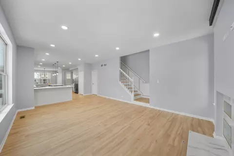 Entry Way - 5336 Shotkoski Dr, Hoffman Estates, IL 60192 photo 4 of 5