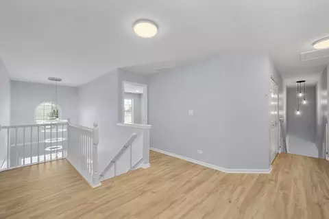 Entry Way - 5336 Shotkoski Dr, Hoffman Estates, IL 60192 photo 5 of 5