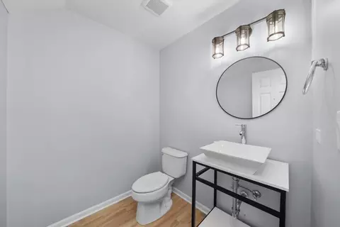 Bath - 5336 Shotkoski Dr, Hoffman Estates, IL 60192 photo 1 of 5
