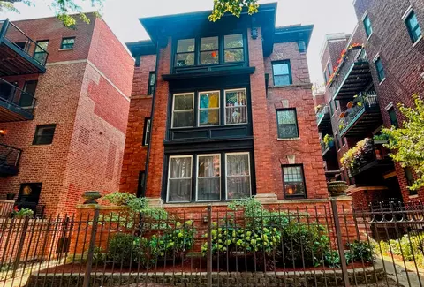 921 W Agatite Ave #1, Chicago, IL 60640