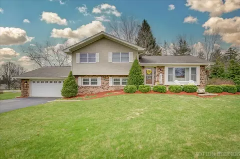 39 W445 Overcup Ct, Saint Charles, IL 60175
