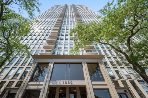 1660 N Lasalle St #810, Chicago, IL 60614