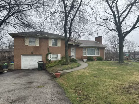 1515 S Douglas Ave, Arlington Heights, IL 60005