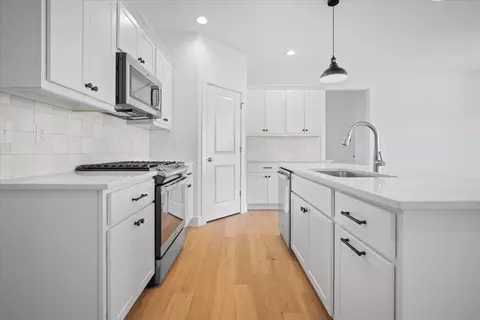 Kitchen - 2706 Handel Dr, Bloomington, IL 61704 photo 5 of 6